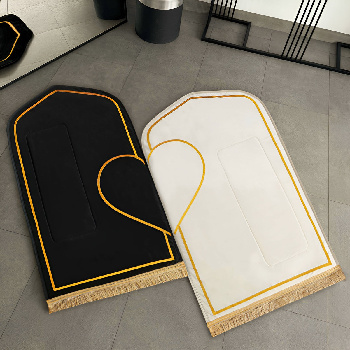 Couple prayer mats set – matching Islamic prayer rugs for husband and wife, perfect for daily salah and special occasions.